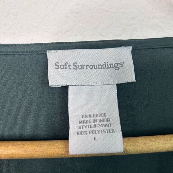 Soft Surroundings Women’s Green Satin V Neck Hidden Button Ruched Top Size L - Picture 7 of 13